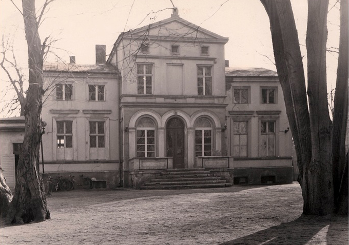 heruntergekommene Villa Lassen um 1956