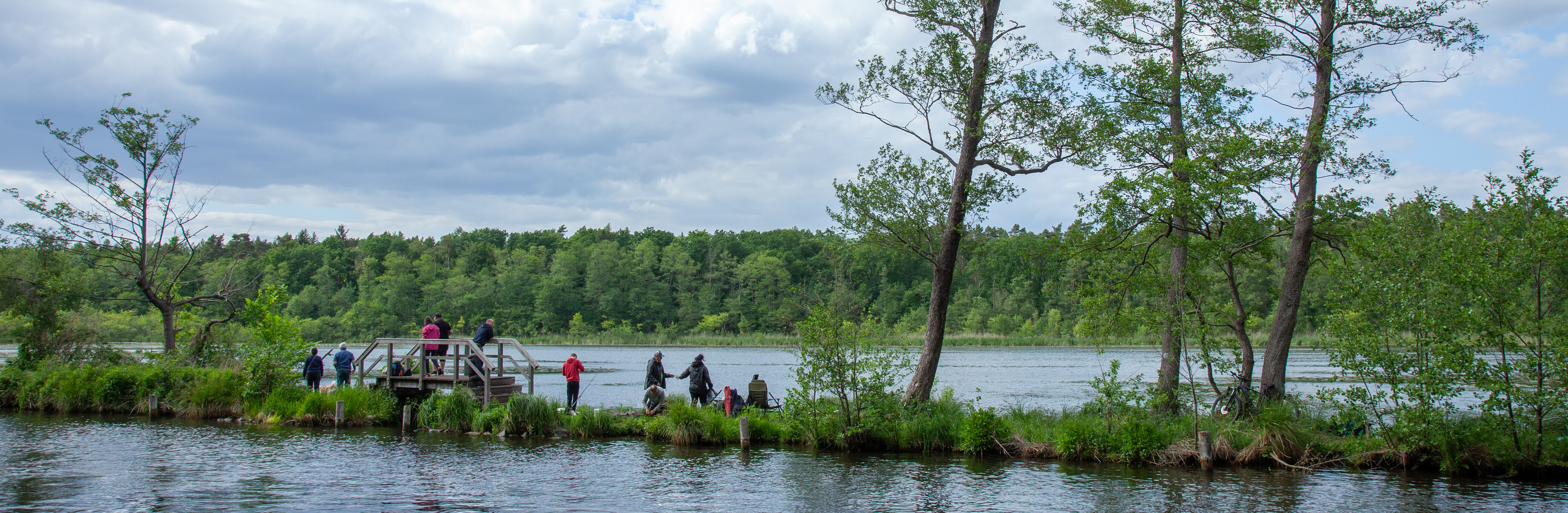 Angler zwischen Wupatzsee und Löcknitz